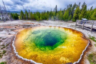 Morning Glory Pool